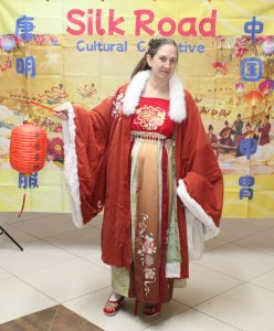 Jennifer Lynn Anderson in Tang Dynasty Hanfu copy